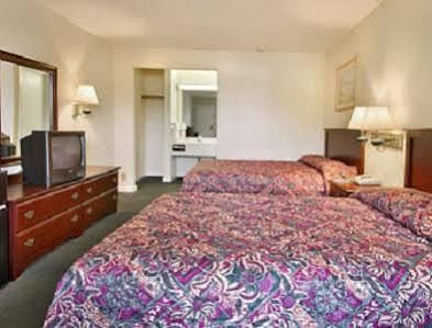 Rodeway Inn Lumberton Esterno foto